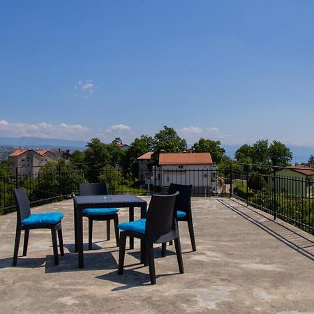 Apartments Teo Опатия Екстериор снимка
